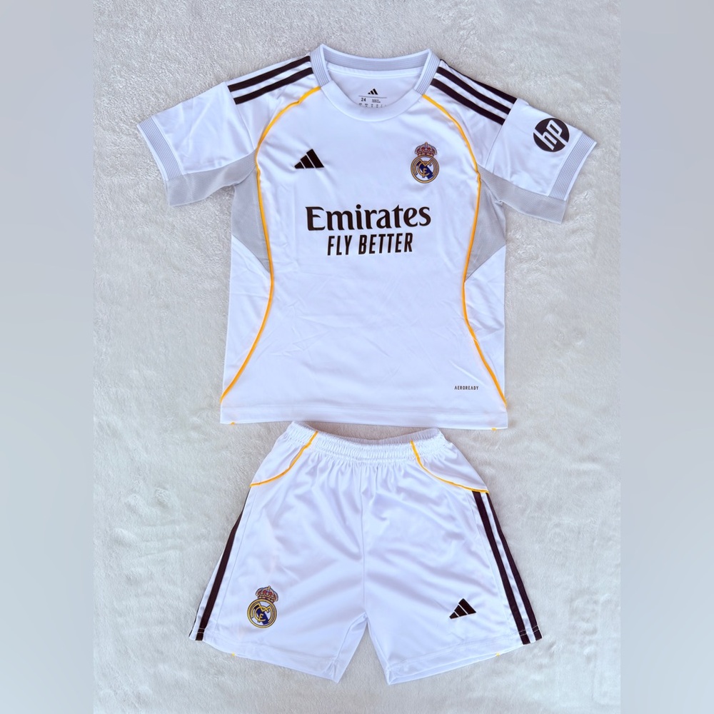 Set Real Madrid kids home kit 25/26 Version Fans